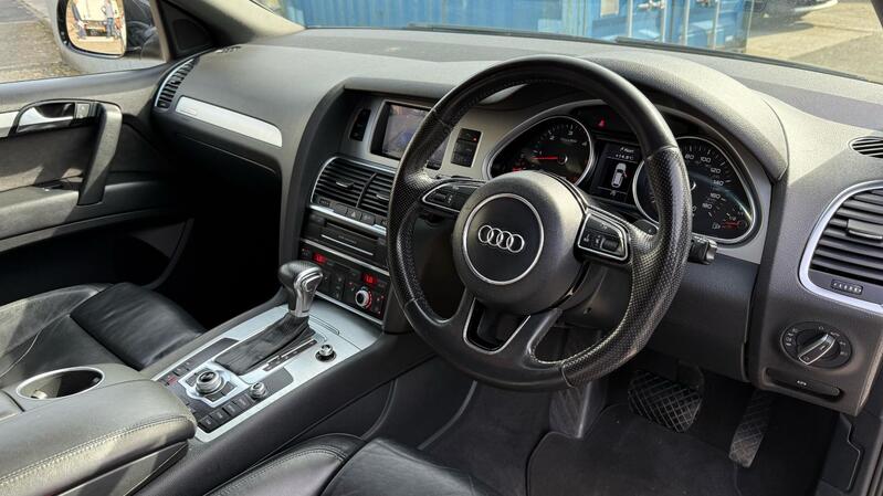 AUDI Q7