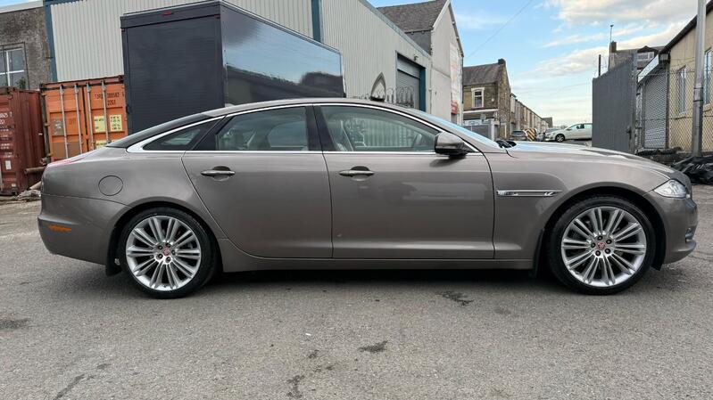 JAGUAR XJ