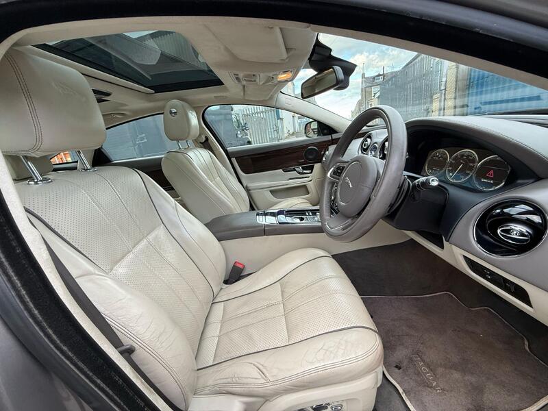 JAGUAR XJ