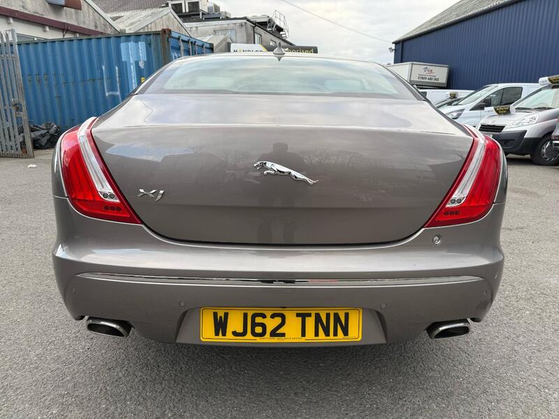 JAGUAR XJ
