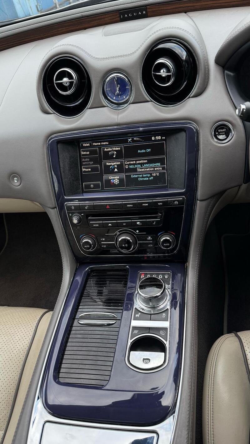 JAGUAR XJ
