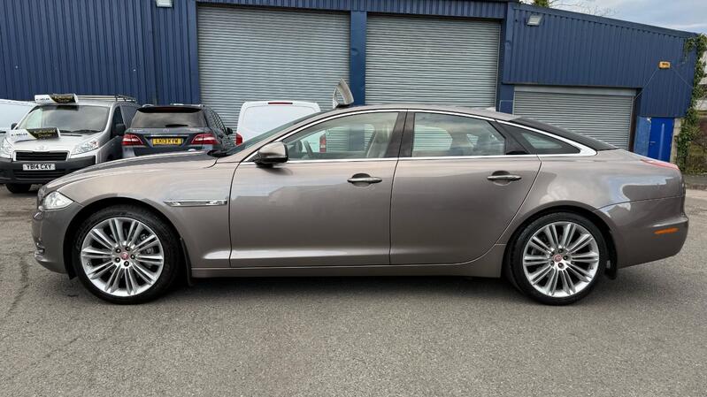 JAGUAR XJ