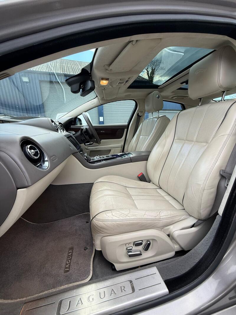 JAGUAR XJ