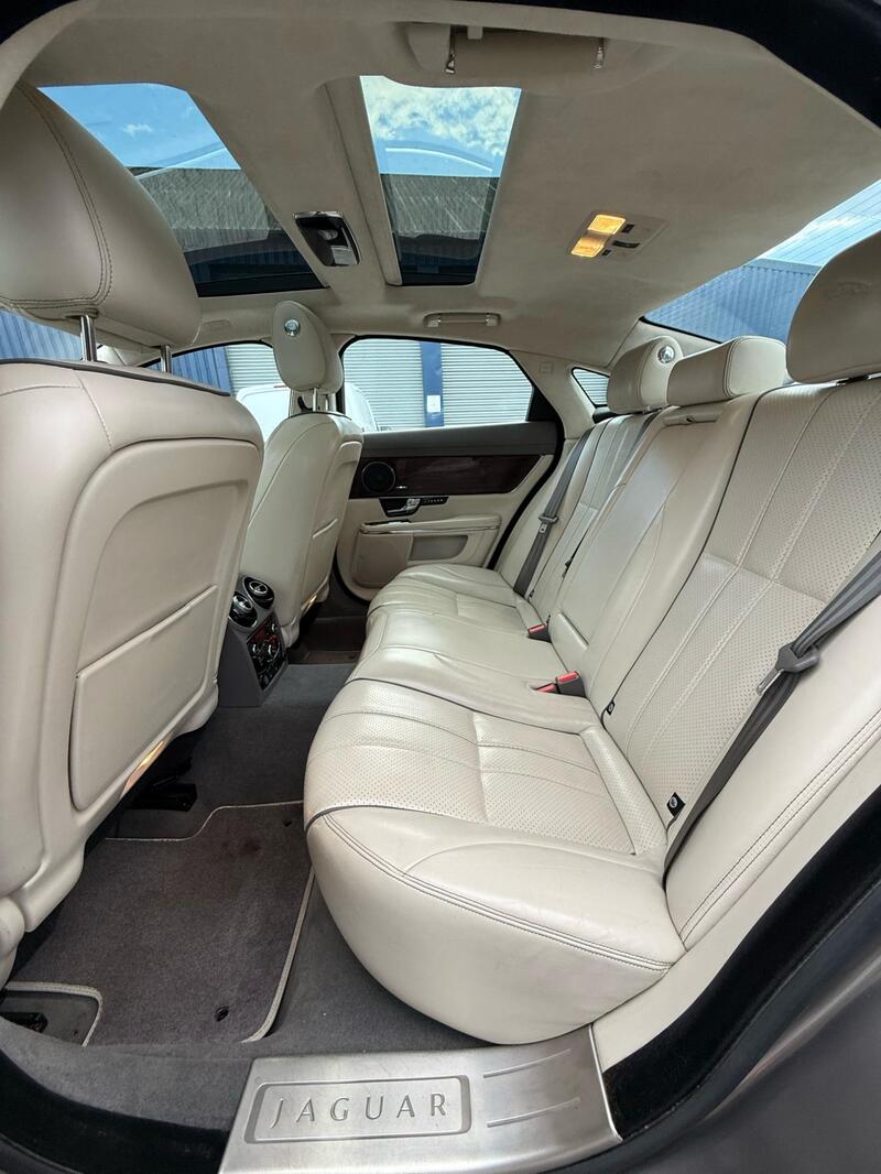 JAGUAR XJ