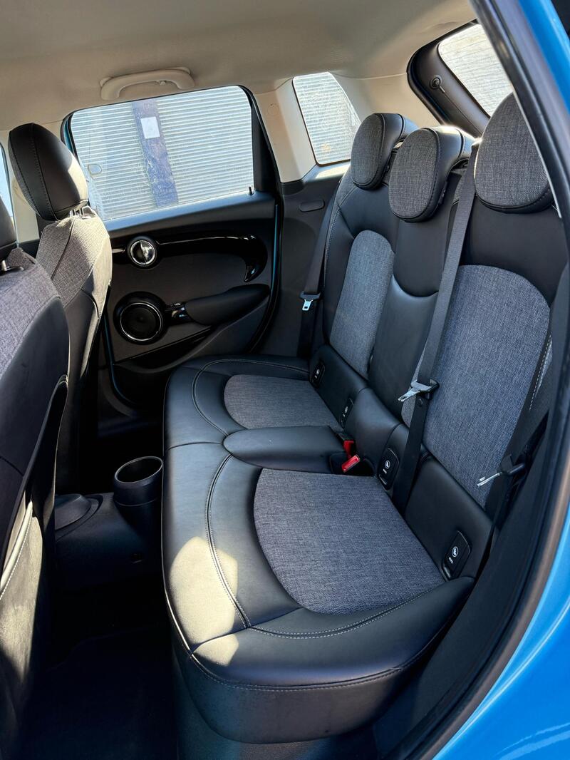 MINI HATCH