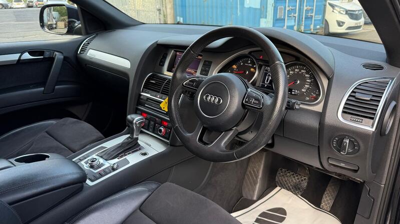 AUDI Q7