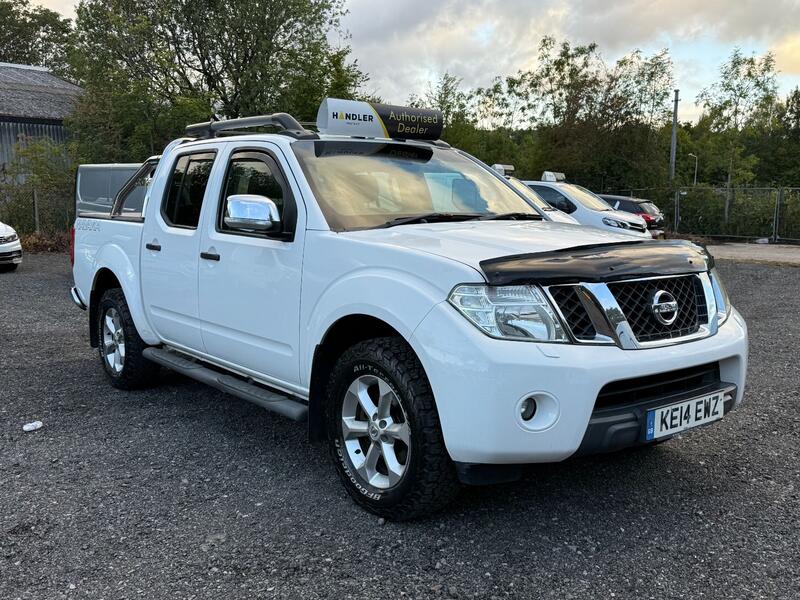 NISSAN NAVARA 2.5 dCi Tekna