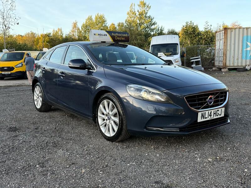 VOLVO V40 1.6 D2 SE Lux Nav